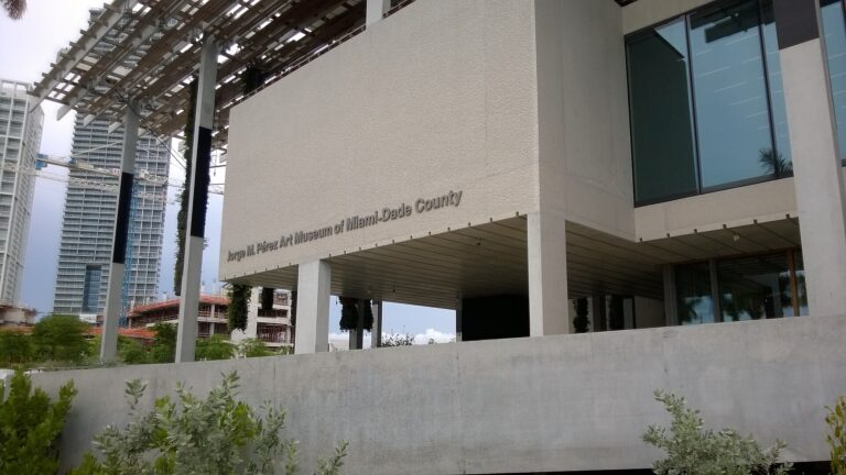 PAMM Berggruen exhibition venue: exterior of Pérez Art Museum Miami